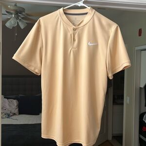 Nike Men’s tennis / golf shirt size L